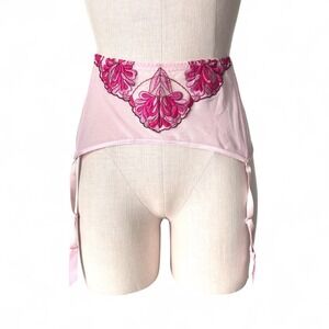 Cacique Pink Mesh Garter Belt NWT Plus Size 22/24‎ Floral Embroidered Lingerie
